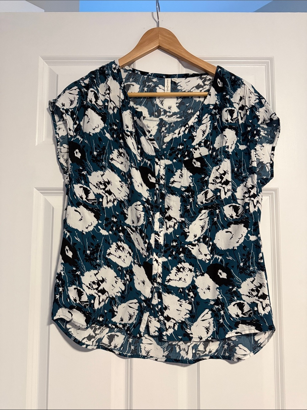 Treasure & Bond Teal Floral Short-Sleeve Blouse